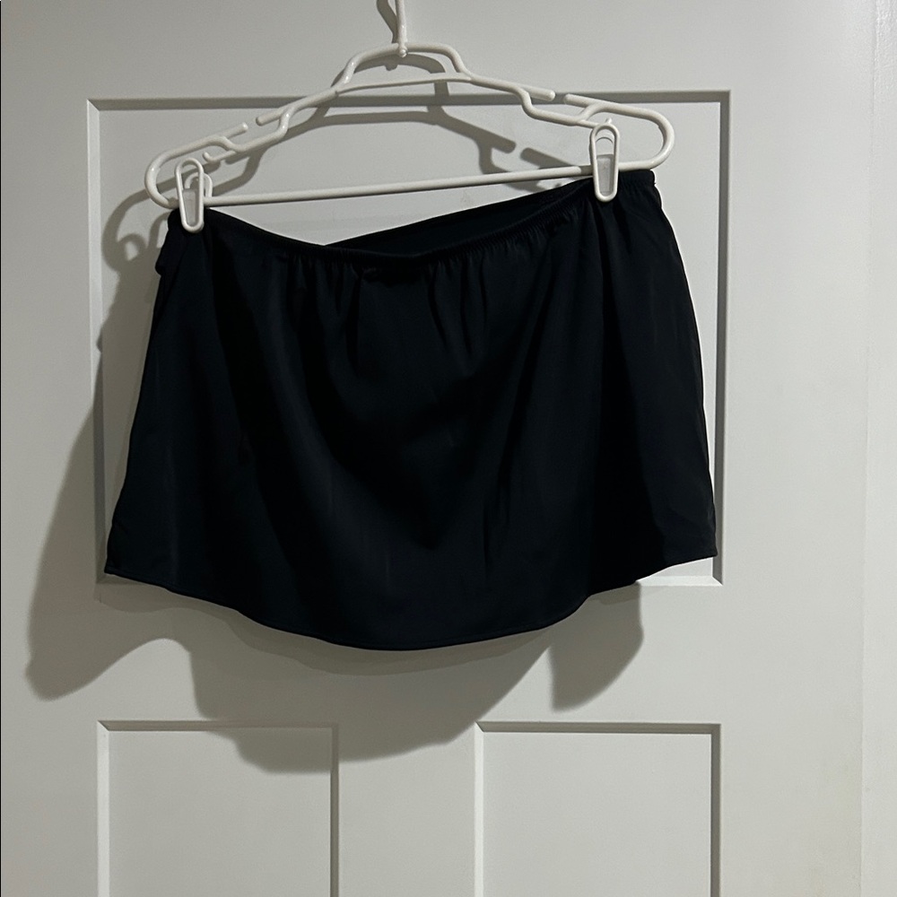 Swim skirt with gold trim - Picture 3 of 8